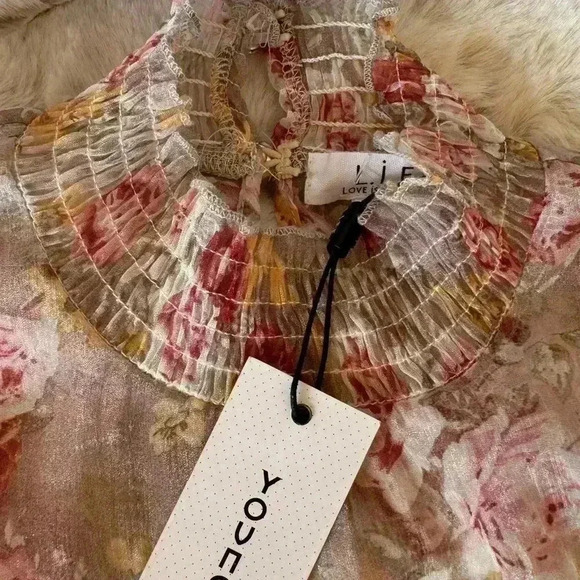 Sheer turtle neck floral blouse size: Small - Picture 7 of 11